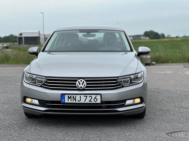 Begagnad VW Passat 150 HK (110 kW) 2016 Silver Sedan