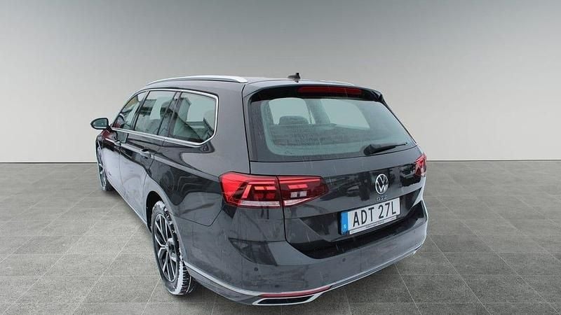Begagnad VW Passat GTE 218 HK (160 kW) 2023 Grå Kombi