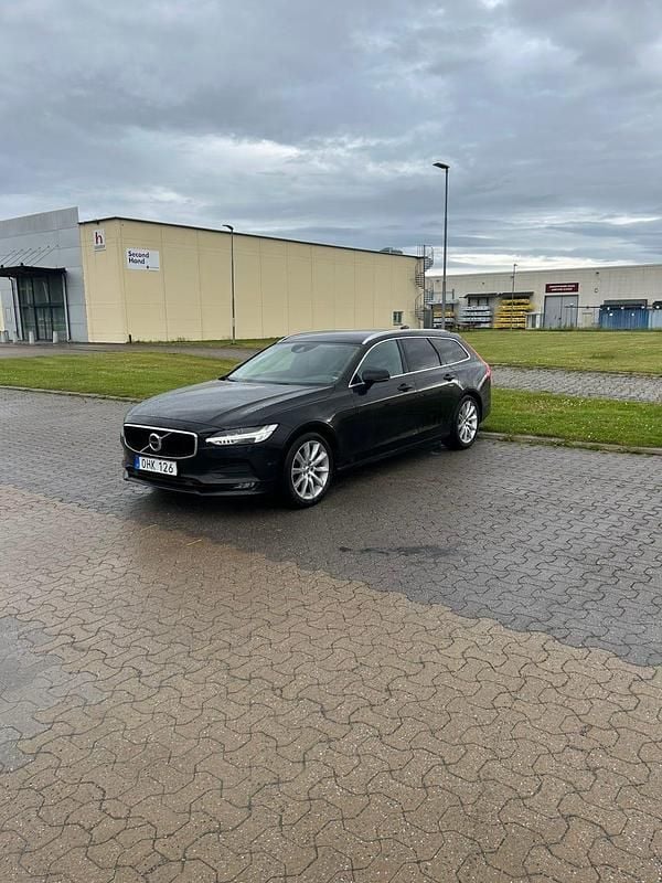 Begagnad 2017 Volvo V90 Momentum Kombi | 210 000 kr (Bra pris) - Bild 1/2