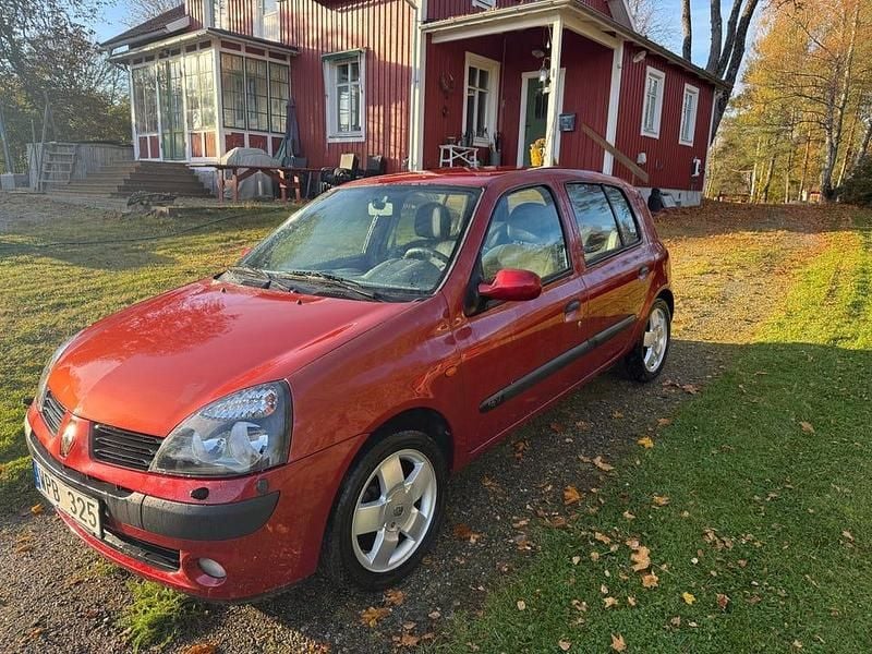 Begagnad 2005 Renault Clio R.S. Halvkombi | 21 000 kr (Bra pris) - Bild 1/4