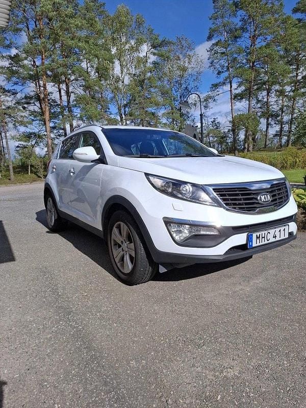 Vit Begagnad 2013 Kia Sportage Comfort SUV | 78 000 kr (Bra pris) - Bild 1/4
