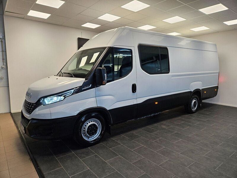 Vit Begagnad 2020 Iveco Daily Van | 429 000 kr (Marknadspris) - Bild 1/4