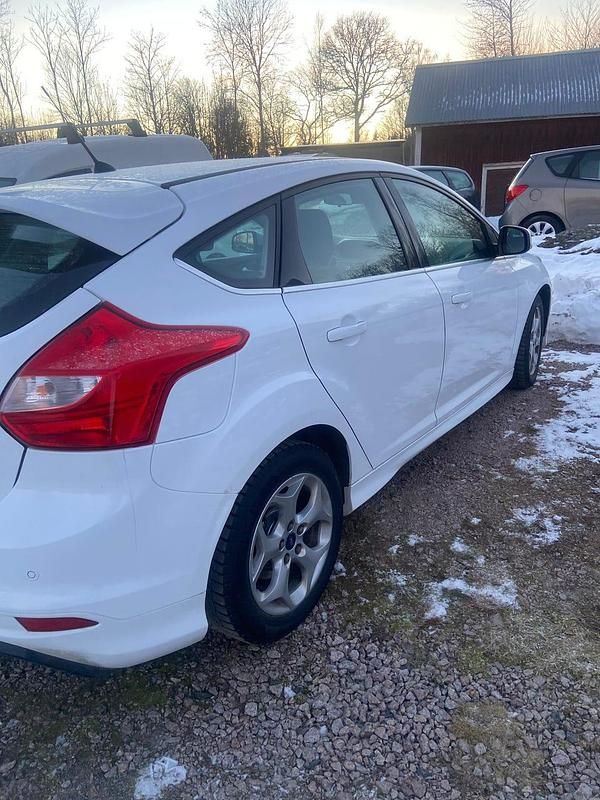 Begagnad Ford Focus 125 HK (91 kW) 2014