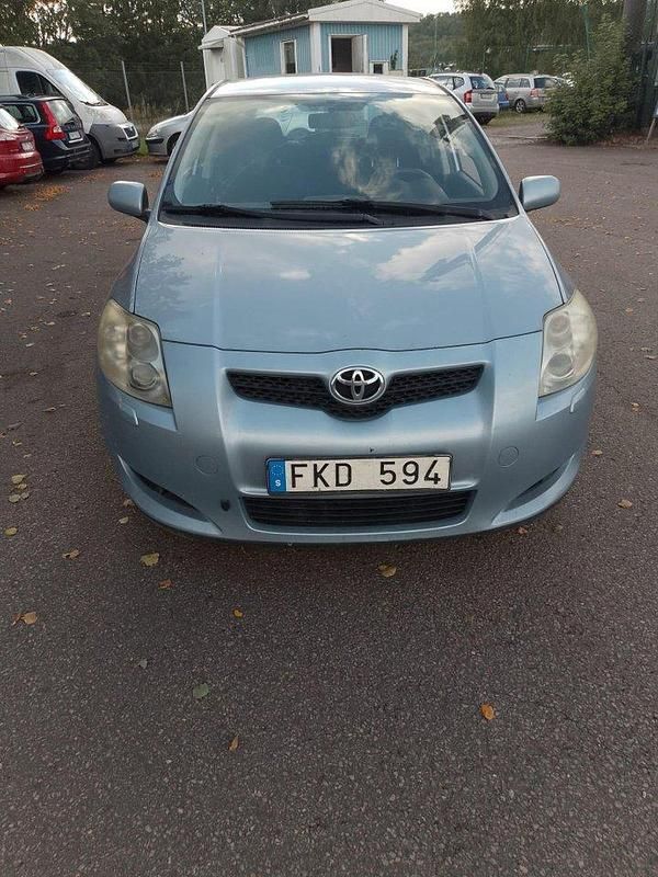 Blå Begagnad 2007 Toyota Auris Halvkombi | 37 000 kr (Marknadspris) - Bild 1/4