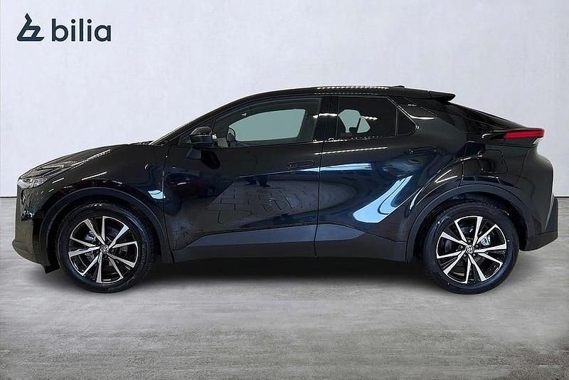 Begagnad Toyota C-HR Style 141 HK (103 kW) 2025 Svart SUV