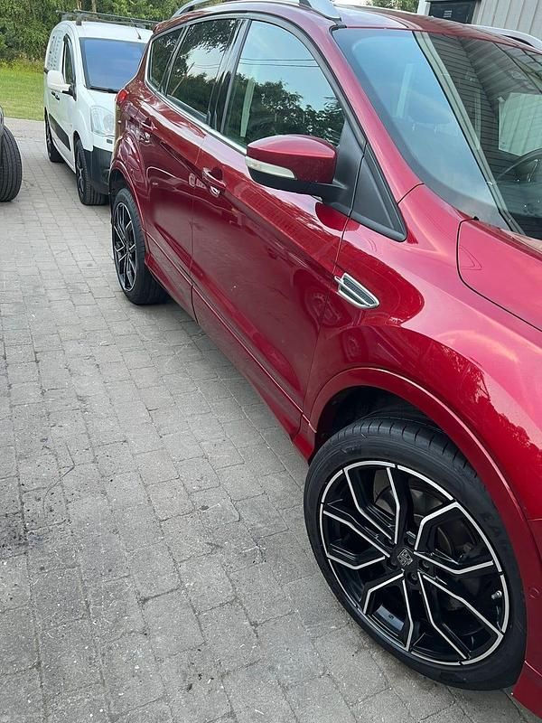 Begagnad 2015 Ford Kuga SUV | 89 000 kr (Superpris) - Bild 1/4