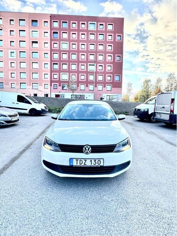 Vit Begagnad 2011 VW Jetta SE Sedan | 49 000 kr - Bild 1/4
