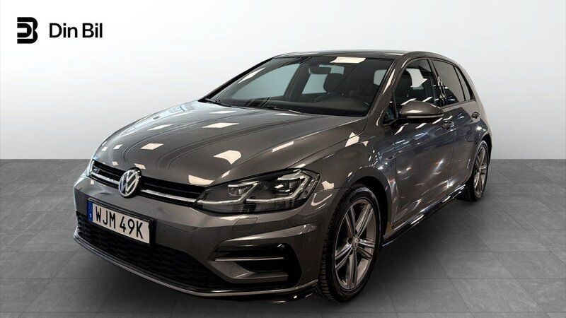 Mörkgrå (indium grey metallic) Begagnad 2020 VW Golf VII R-line Halvkombi | 199 900 kr (Marknadspris) - Bild 1/4