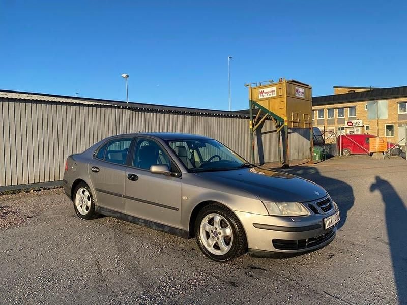 Begagnad 2003 Saab 9-3 Sedan | 28 700 kr (Marknadspris) - Bild 1/4