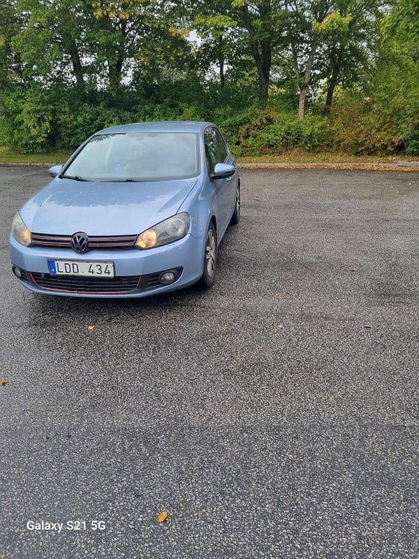 Blå Begagnad 2011 VW Golf VI Halvkombi | 69 000 kr (Marknadspris) - Bild 1/4