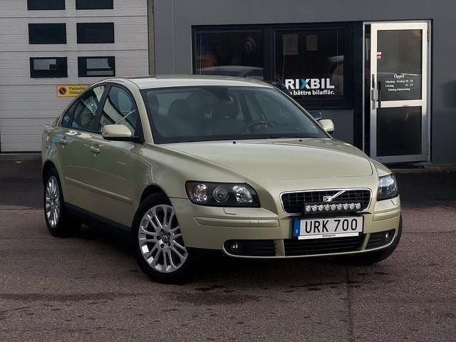 Ljusgrön Begagnad 2004 Volvo S40 Sedan | 39 900 kr (Marknadspris) - Bild 1/4