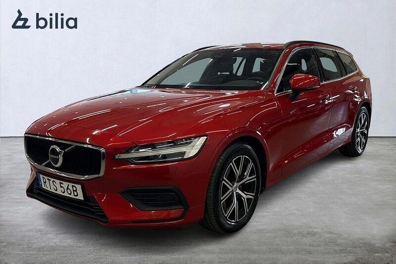 Röd Begagnad 2022 Volvo V60 Core Kombi | 304 900 kr (Superpris) - Bild 1/3