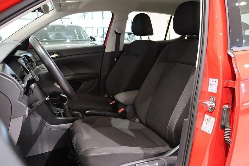 Begagnad VW T-Cross 95 HK (69 kW) 2019 Flash red SUV