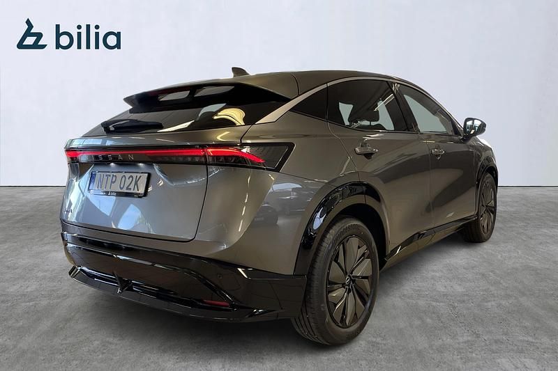 Begagnad Nissan Ariya 180 kW (245 HK) 2024 Grå SUV