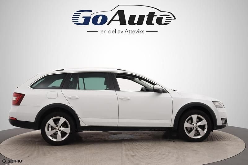 Begagnad Skoda Octavia Scout 2020 Vit Kombi
