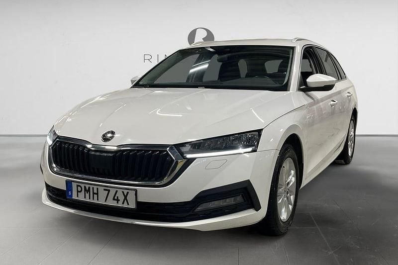 Vit Begagnad 2022 Skoda Octavia Ambition Kombi | 154 900 kr (Bra pris) - Bild 1/3