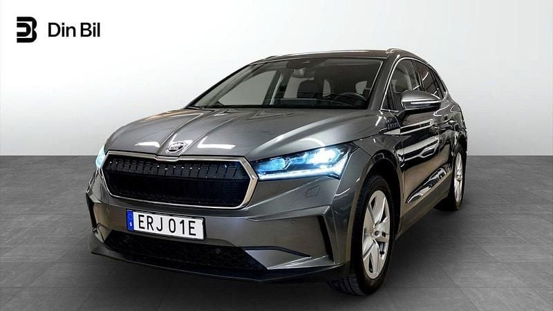 Grå Begagnad 2023 Skoda Enyaq iV SUV | 389 900 kr (Bra pris) - Bild 1/4