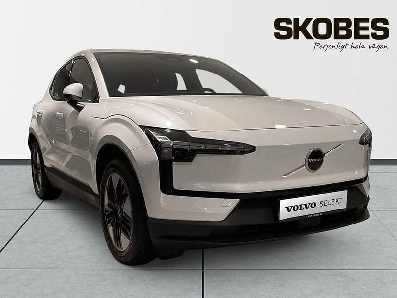 Vit Begagnad 2024 Volvo EX30 Core SUV | 319 600 kr (Superpris) - Bild 1/3