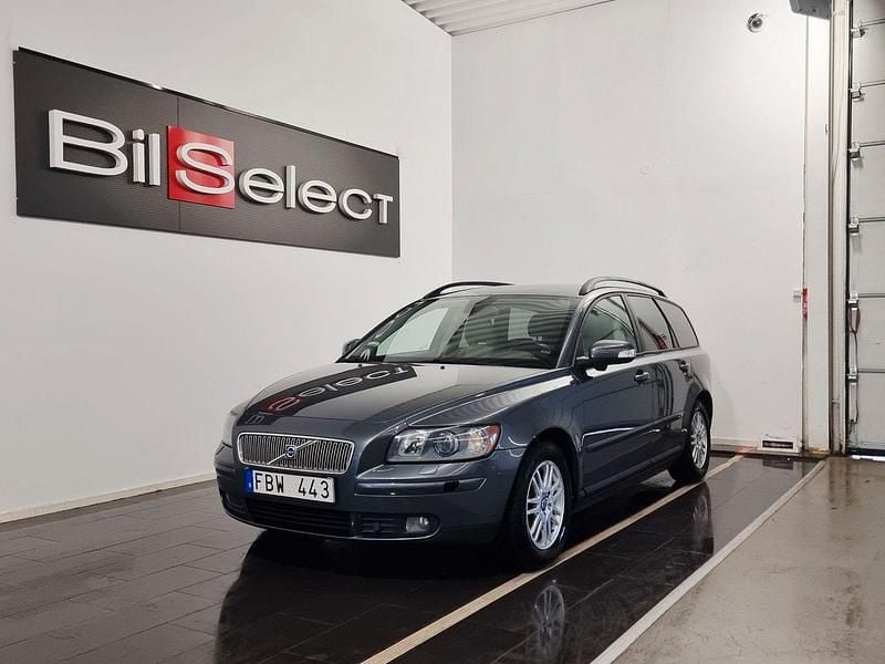 Mörkgrå Begagnad 2007 Volvo V50 Momentum Kombi | 54 900 kr (Lite dyr) - Bild 1/4