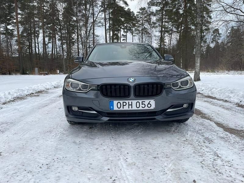 Begagnad BMW 320 184 HK (135 kW) 2012 Sedan