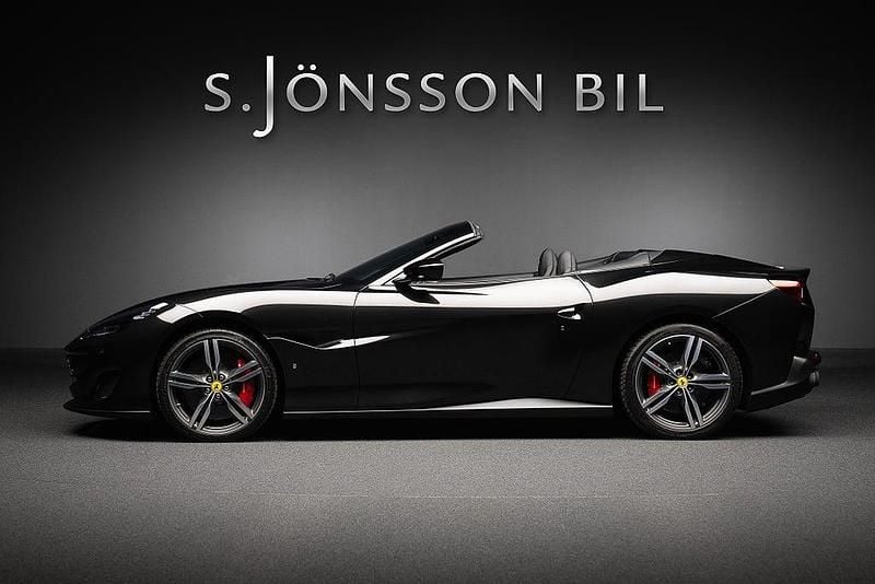 Begagnad Ferrari Portofino 600 HK (441 kW) 2020 Nero daytona metallic Cab