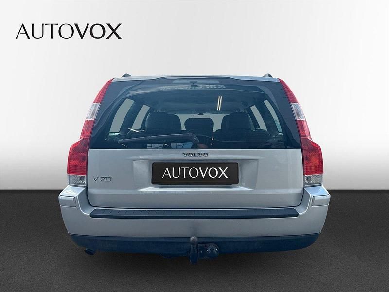 Begagnad Volvo V70 Kinetic 141 HK (103 kW) 2005 Ljusgrå Kombi