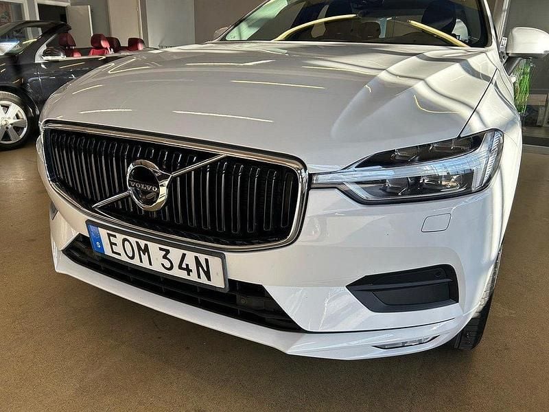 Vit Begagnad 2019 Volvo XC60 Momentum SUV | 268 000 kr (Bra pris) - Bild 1/4