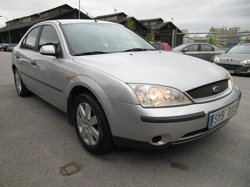 Begagnad 2001 Ford Mondeo Halvkombi | 14 500 kr - Bild 1/4