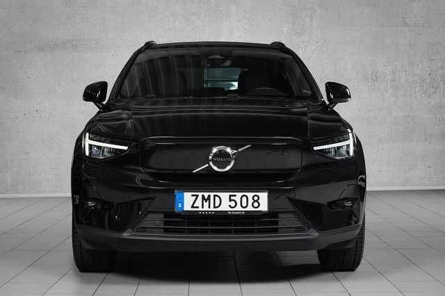 Begagnad Volvo XC40 Plus 175 kW (238 HK) 2023 Svart SUV