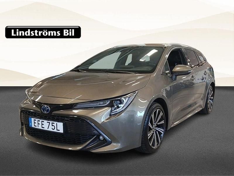 Grön Begagnad 2022 Toyota Corolla Style Kombi | 249 000 kr (Marknadspris) - Bild 1/3