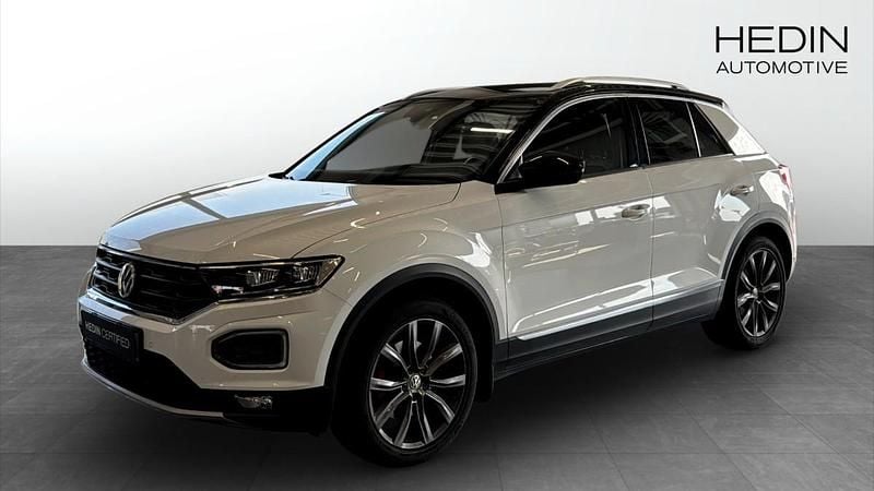 Vit (white) Begagnad 2018 VW T-Roc SUV | 204 900 kr (Bra pris) - Bild 1/4