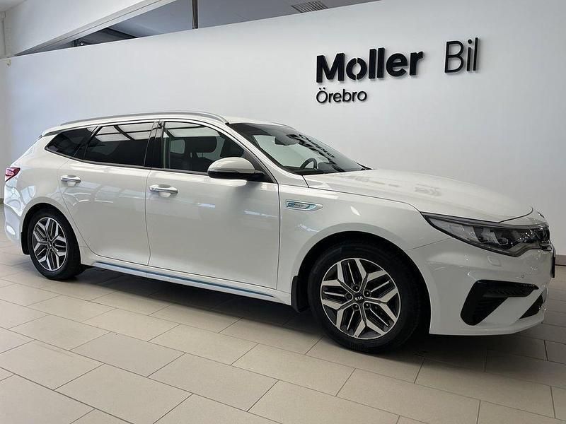 Vit Begagnad 2020 Kia Optima Hybrid 2 Sedan | 179 900 kr (Bra pris) - Bild 1/4