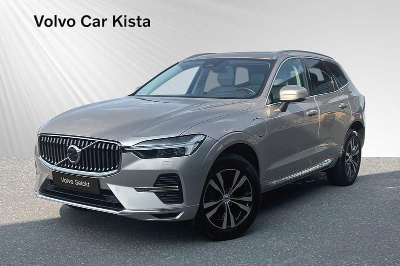 Grå Begagnad 2023 Volvo XC60 Core SUV | 459 900 kr (Bra pris) - Bild 1/3