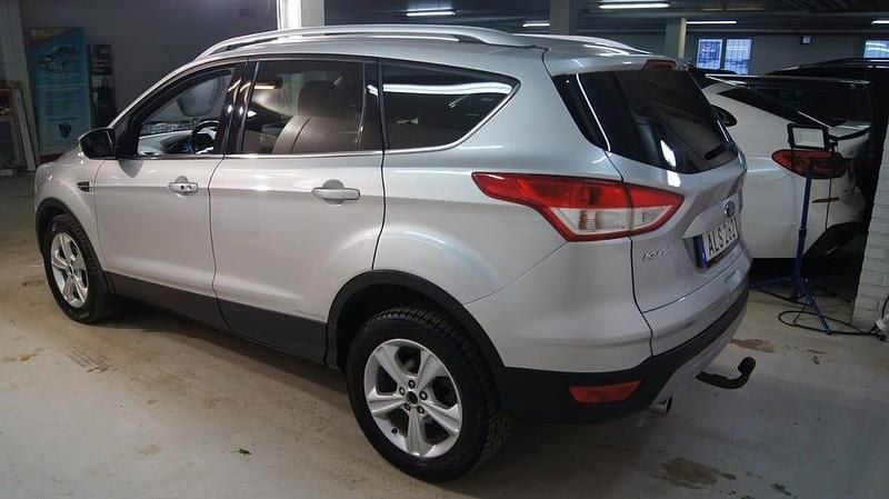Begagnad Ford Kuga Titanium 150 HK (110 kW) 2013 Grå SUV