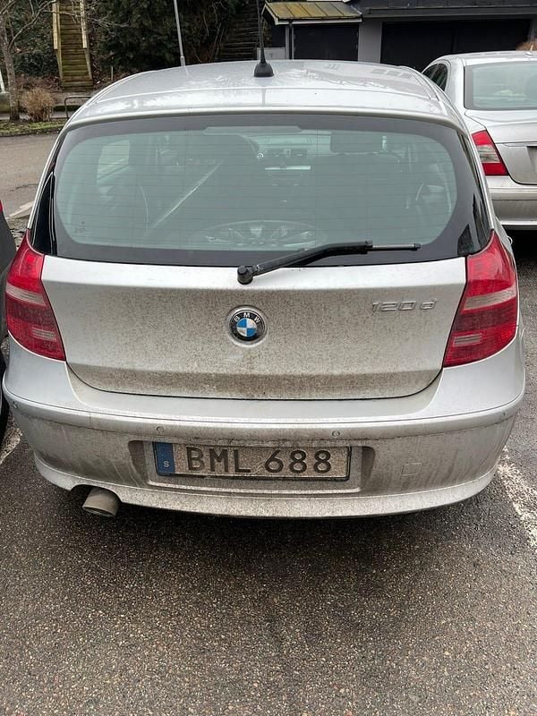 Begagnad BMW 120 177 HK (130 kW) 2007 Halvkombi