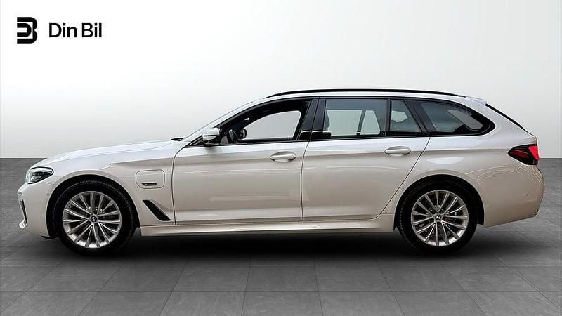 Begagnad BMW 530e M Sport 184 HK (135 kW) 2022 Vit Kombi