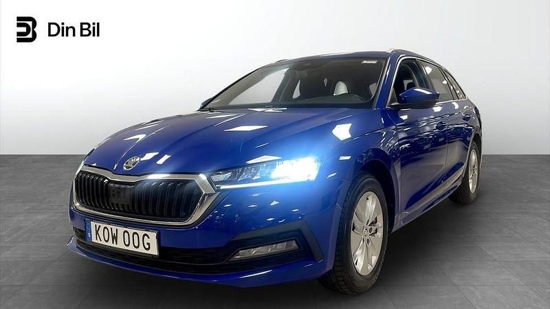 Blå Begagnad 2022 Skoda Octavia Ambition Kombi | 229 900 kr (Marknadspris) - Bild 1/4