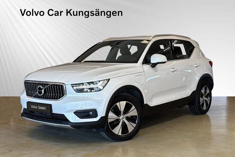 Vit Begagnad 2021 Volvo XC40 Inscription SUV | 309 900 kr (Superpris) - Bild 1/3