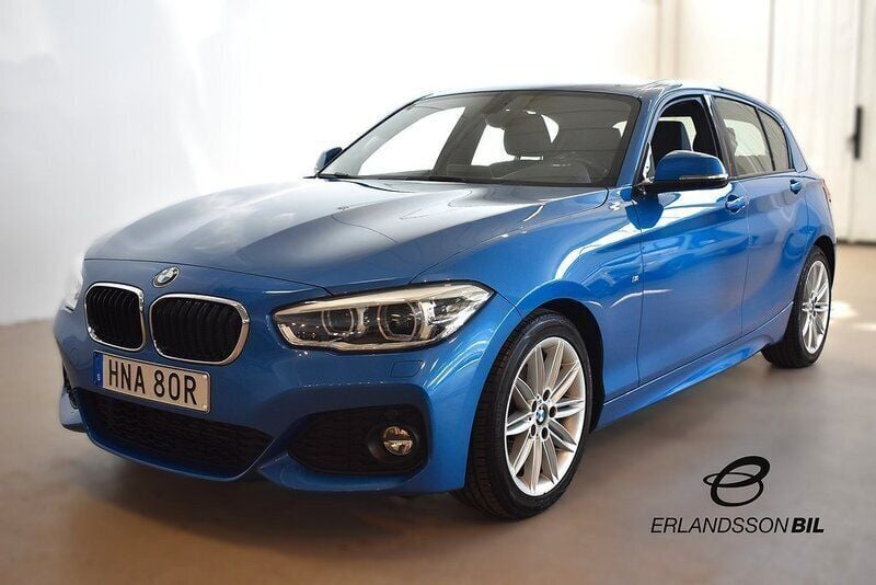 Blå Begagnad 2019 BMW 118 M Sport Halvkombi | 185 900 kr (Bra pris) - Bild 1/4