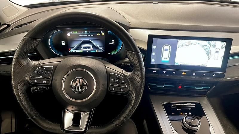 Begagnad MG MG5 EV Long Range 114 kW (156 HK) 2022 Svart Kombi