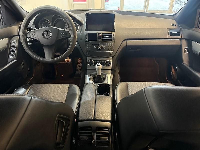 Begagnad Mercedes C180 Avantgarde 156 HK (114 kW) 2008 Svart Sedan