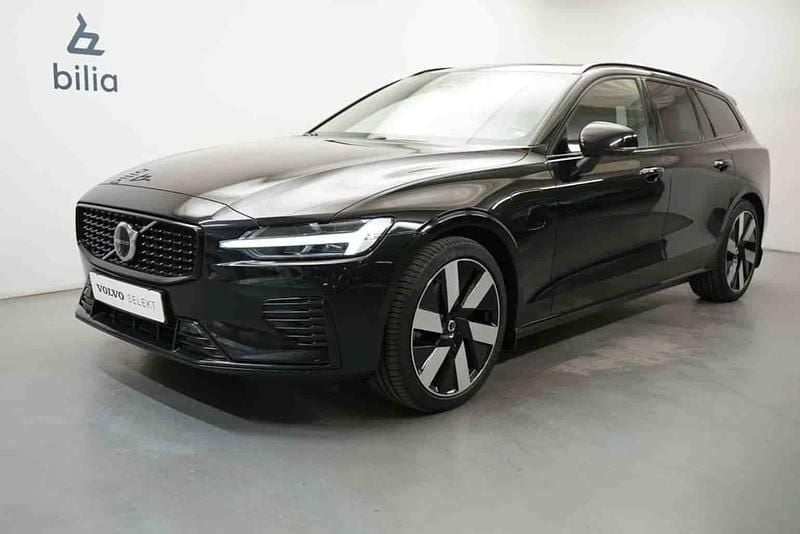Svart Begagnad 2024 Volvo V60 Kombi | 449 900 kr (Dyr) - Bild 1/1