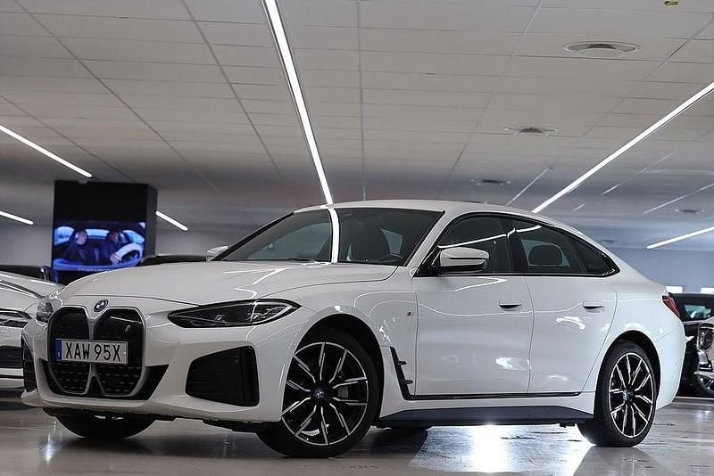 Begagnad BMW i4 M Sport 250 kW (340 HK) 2023 Vit Sedan