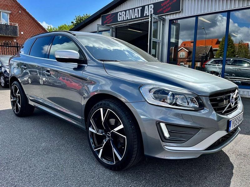 Flerfärgad (grå met) Begagnad 2017 Volvo XC60 R-Design SUV | 229 900 kr (Marknadspris) - Bild 1/4
