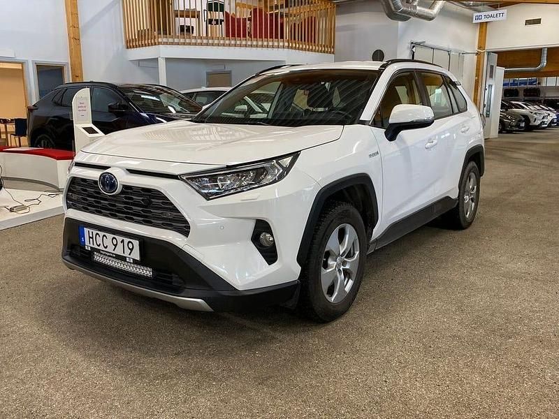 Begagnad Toyota RAV4 Hybrid Active 224 HK (164 kW) 2021 Vit SUV