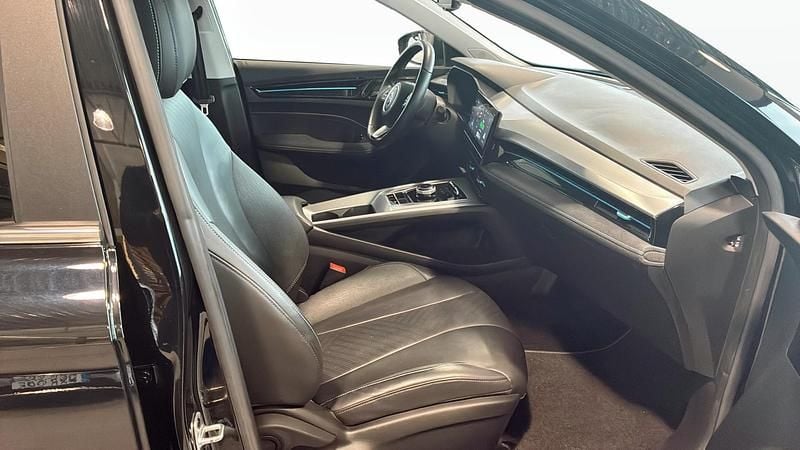 Begagnad MG MG5 EV Luxury 130 kW (177 HK) 2022 Svart Kombi