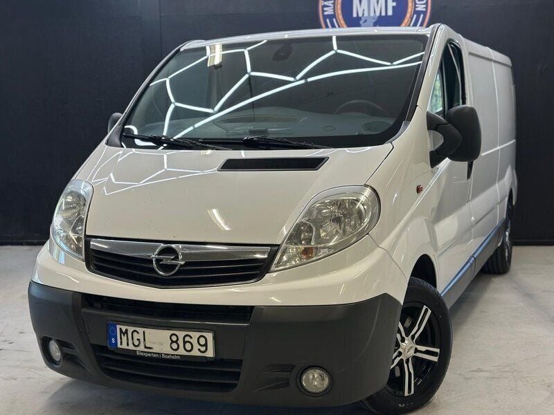 Vit Begagnad 2012 Opel Vivaro Van | 74 800 kr (Marknadspris) - Bild 1/4