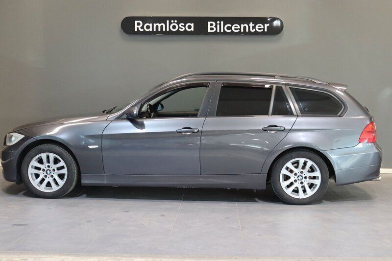 Grå Begagnad 2006 BMW 320 Advantage Kombi | 49 900 kr (Marknadspris) - Bild 1/4