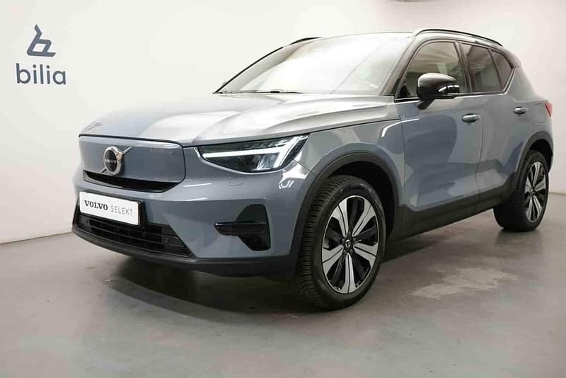 Grå Begagnad 2023 Volvo XC40 Single Motor SUV | 339 900 kr - Bild 1/1