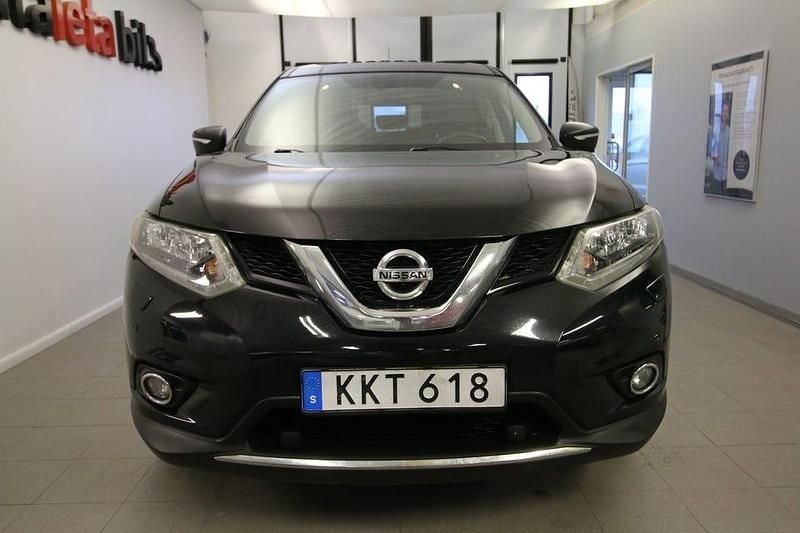 Begagnad Nissan X-Trail 360º 131 HK (96 kW) 2014 Svart SUV